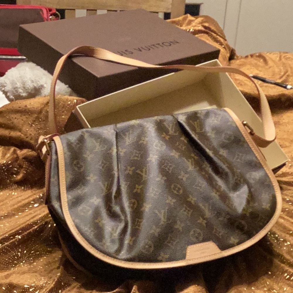 Louis Vuitton Monogram canvas Menilmontant MM